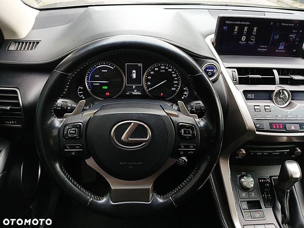 Lexus NX 300h Business Edition AWD - 18
