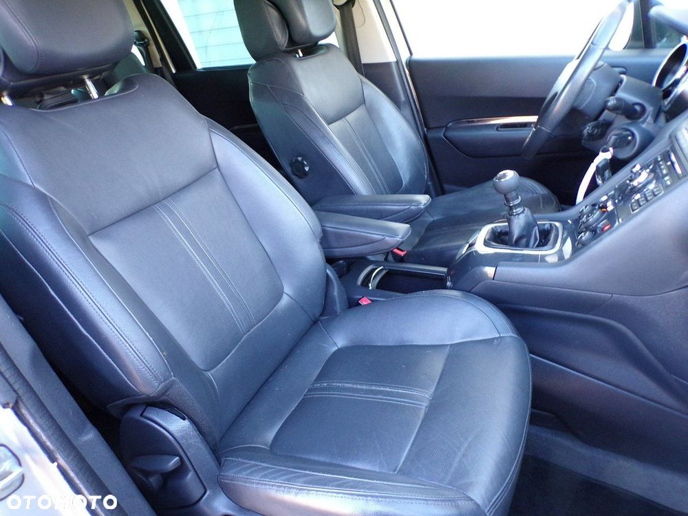 Peugeot 5008 - 23
