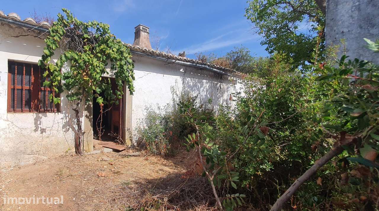 Casa para Reconstrução em Loulé - Reabilite, Transforme, Valorize - Grande imagem: 2/13