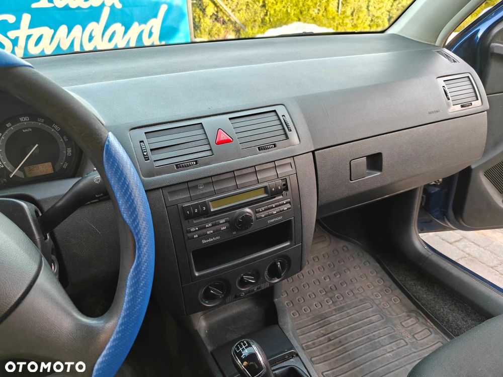 Skoda Fabia 1.4 16V Ambiente + - 6