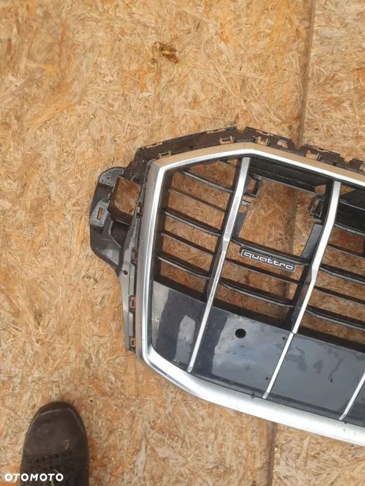 Grill atrapa chłodnicy chrom radar AUDI Q8 sq8 - 2