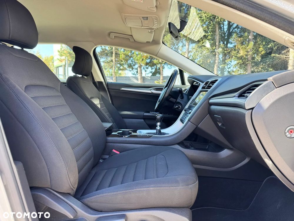 Ford Mondeo - 35