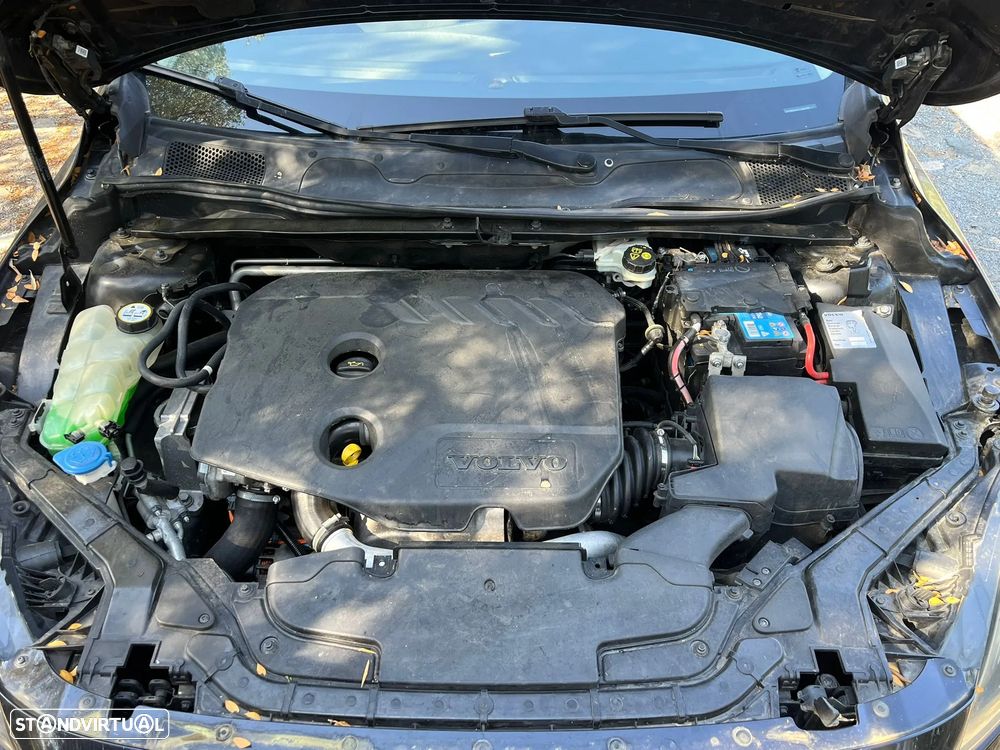Volvo V40 Cross Country - 16