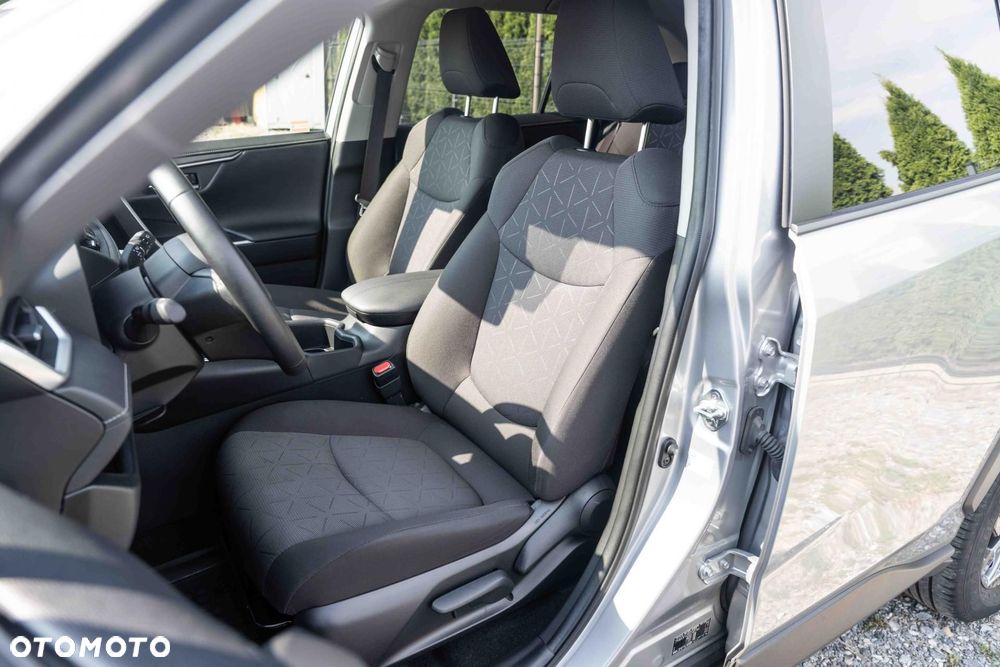 Toyota RAV4 - 10