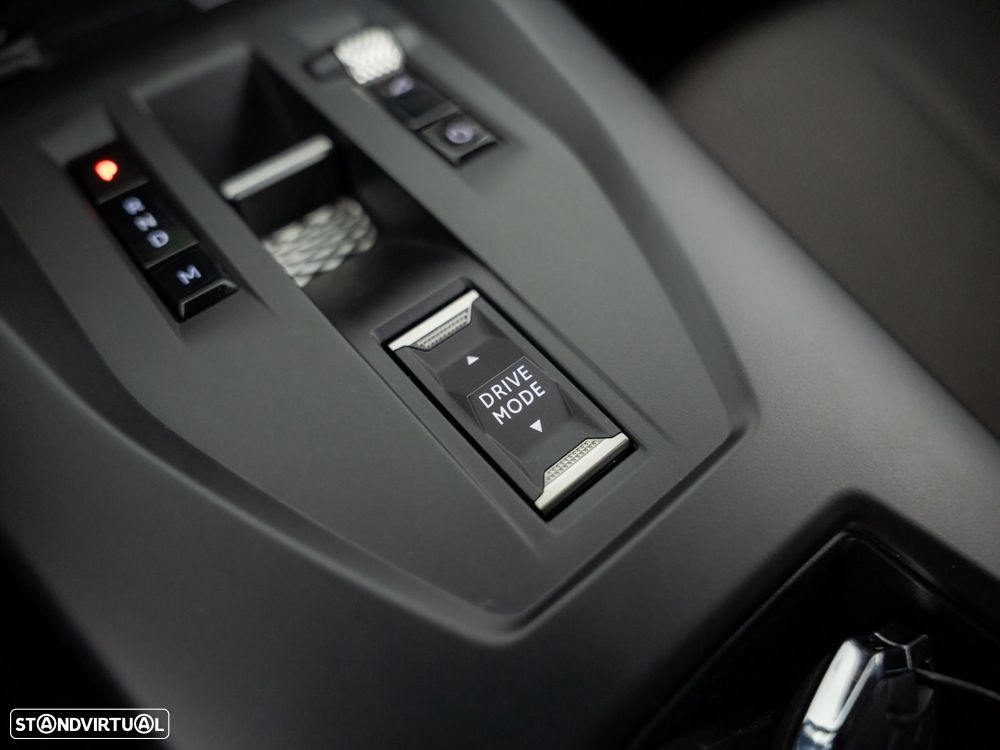 DS DS4 1.5 BlueHDi Bastille + EAT8 - 24