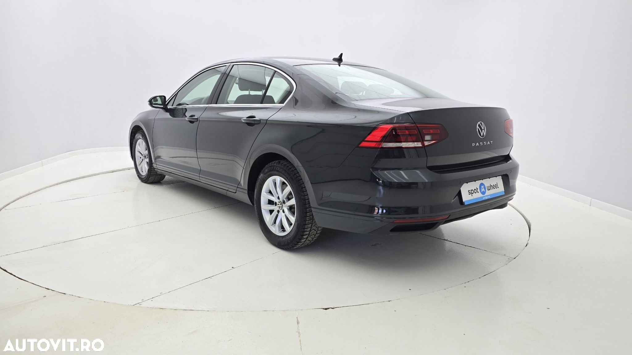 Volkswagen Passat - 8