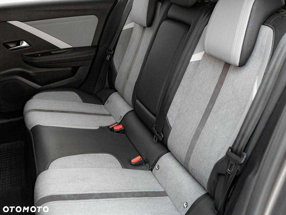 Opel Astra 1.2 T Elegance S&S - 29