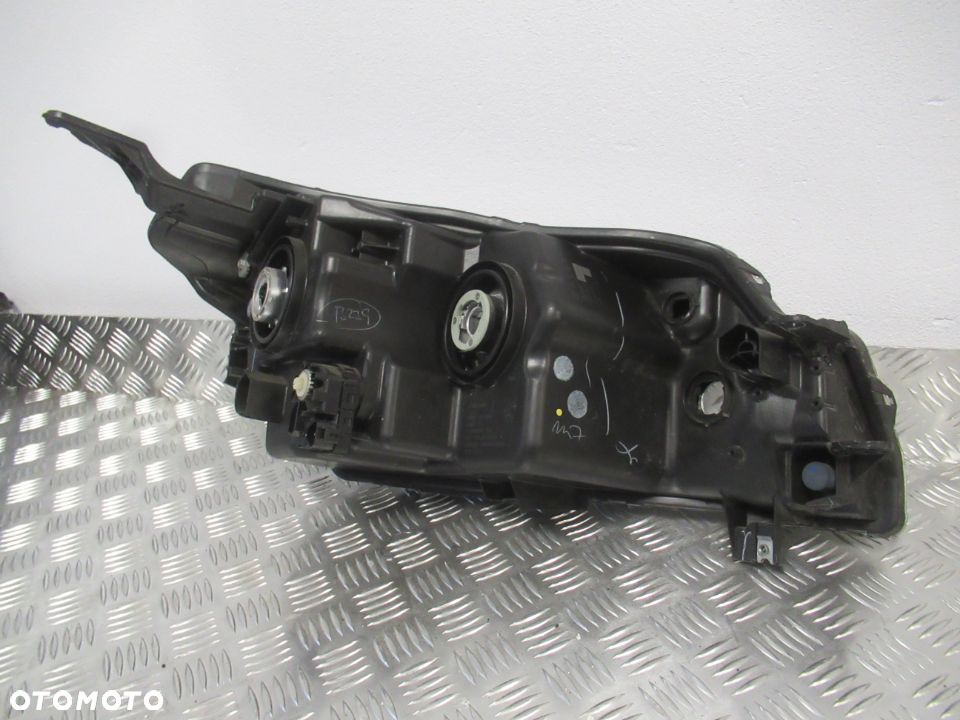 LAMPA PRZEDNIA PRZÓD LEWA SUZUKI VITARA II 2 2015-2018 rok - 12