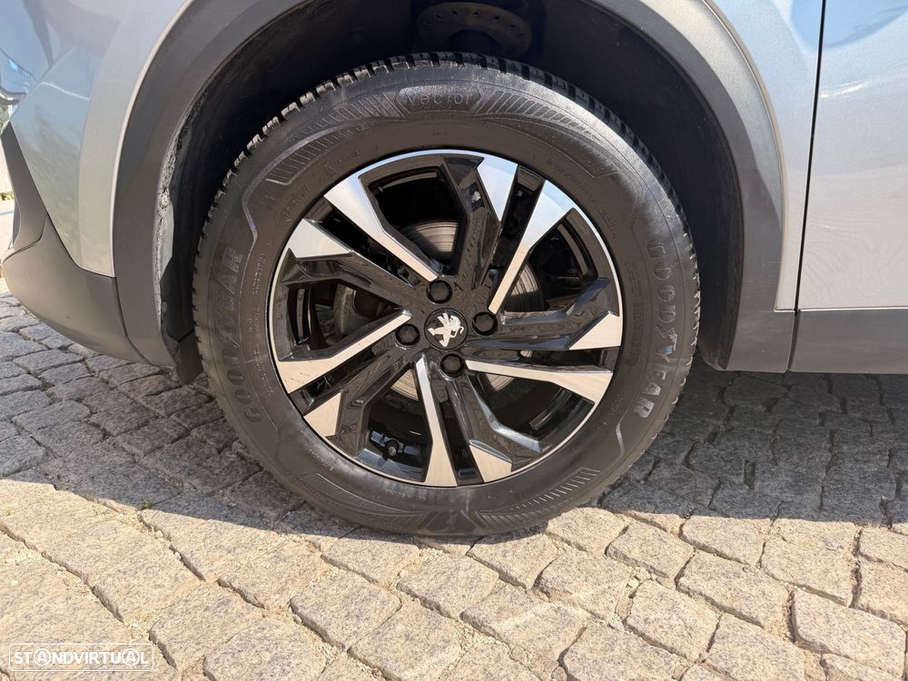 Peugeot 2008 1.2 PureTech Allure EAT8 - 17