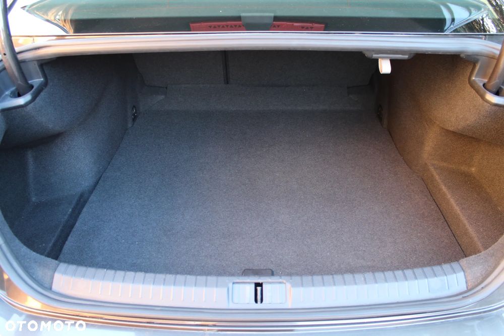 Volkswagen Passat 2.0 TDI BMT Comfortline - 13