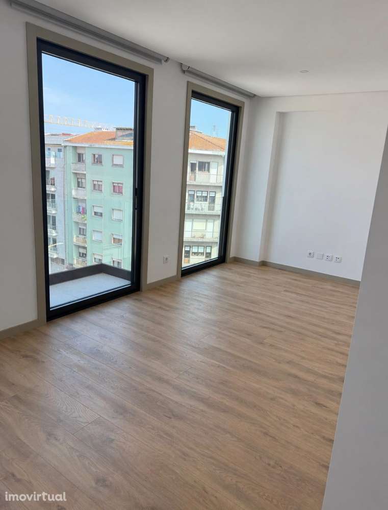 T2+2 Último piso com elevador | Metro Marques/ Faria Guimarães - Grande imagem: 5/16