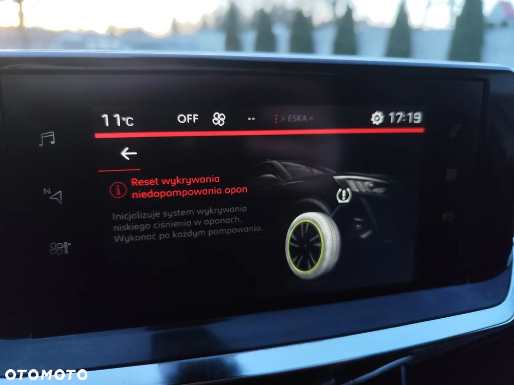 Peugeot 2008 1.2 PureTech GT Line S&S - 33