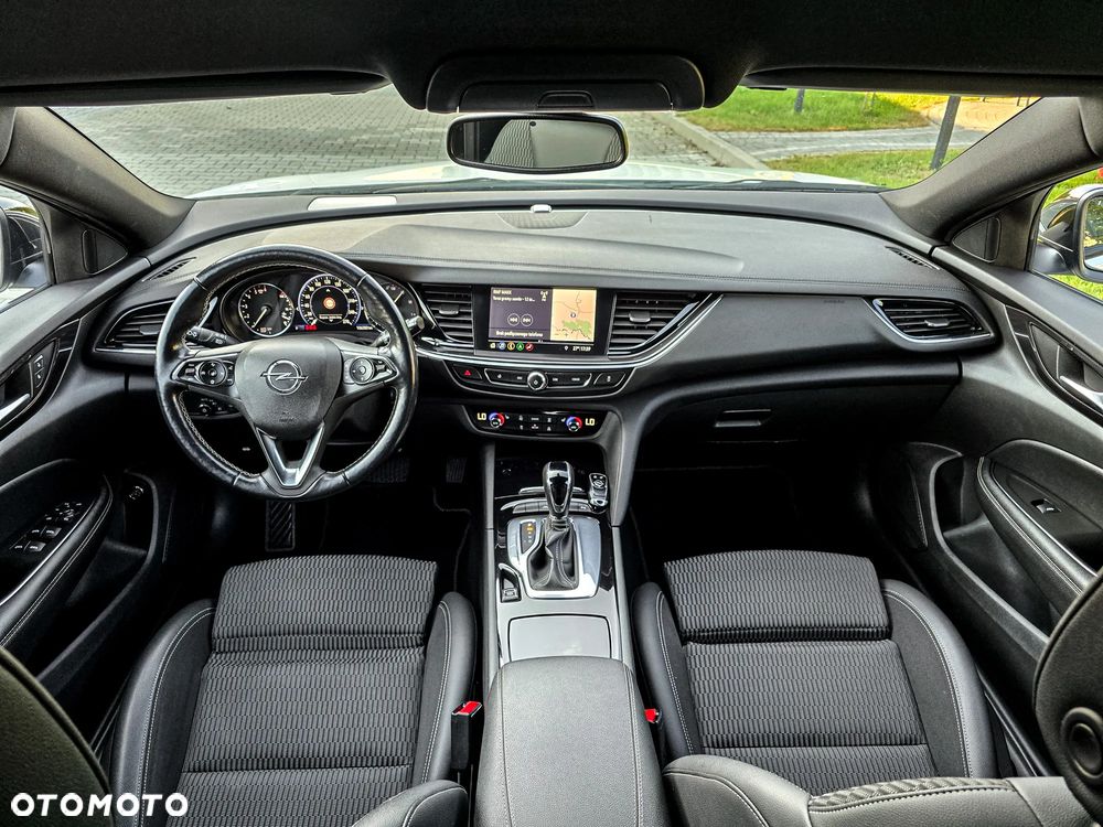 Opel Insignia - 11