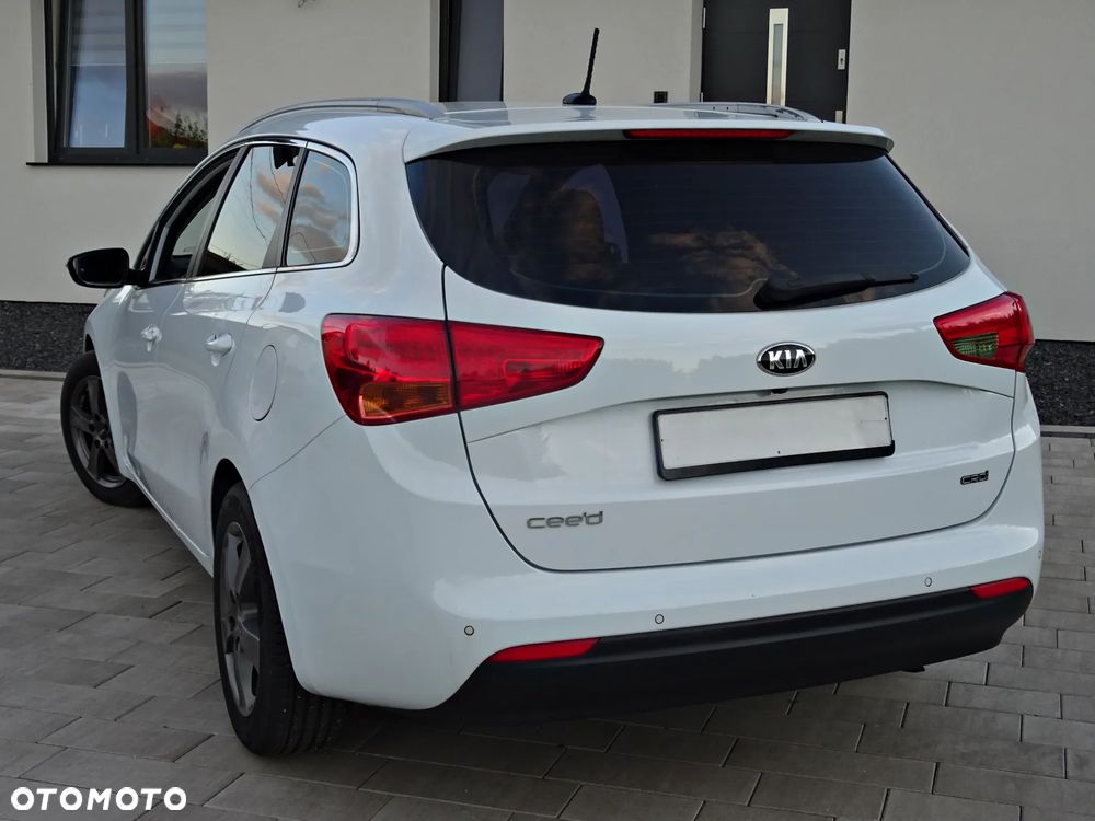 Kia Ceed - 14