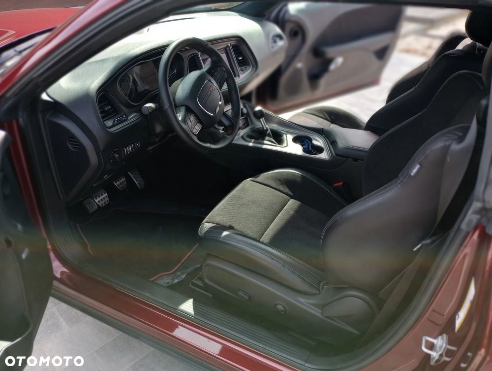 Dodge Challenger - 5