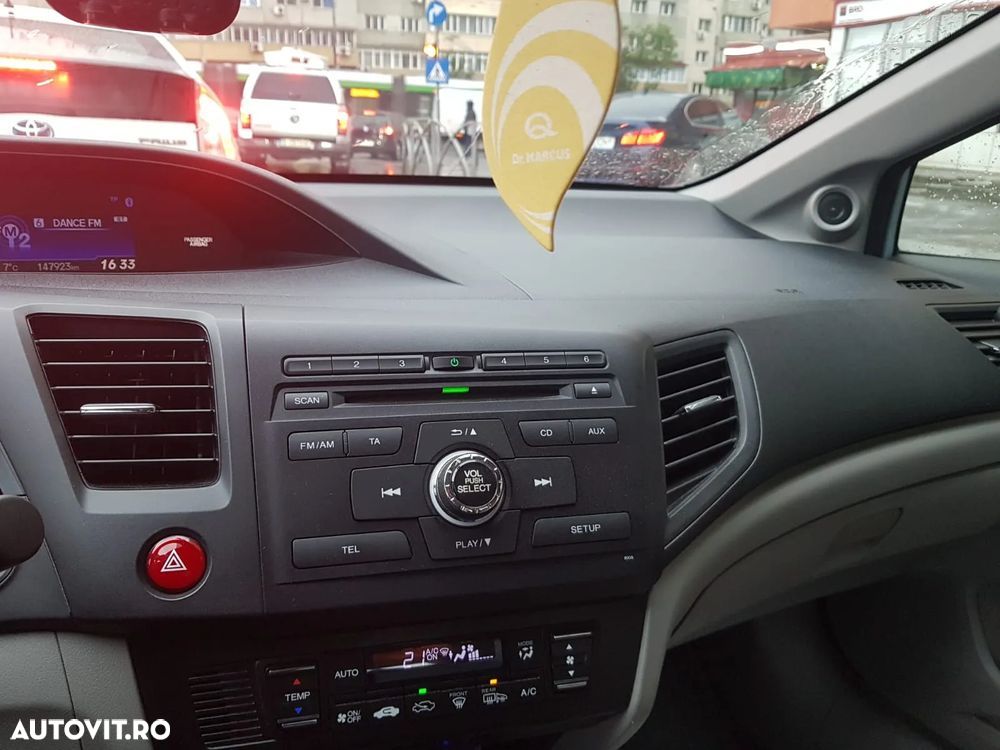 Honda Civic 1.8 MT ES - 3