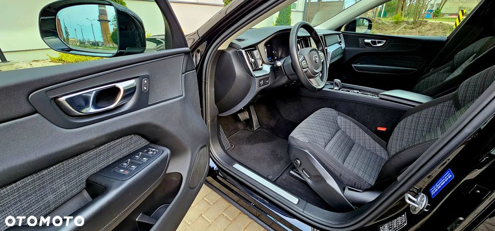 Volvo XC 60 B4 D Momentum Pro - 29