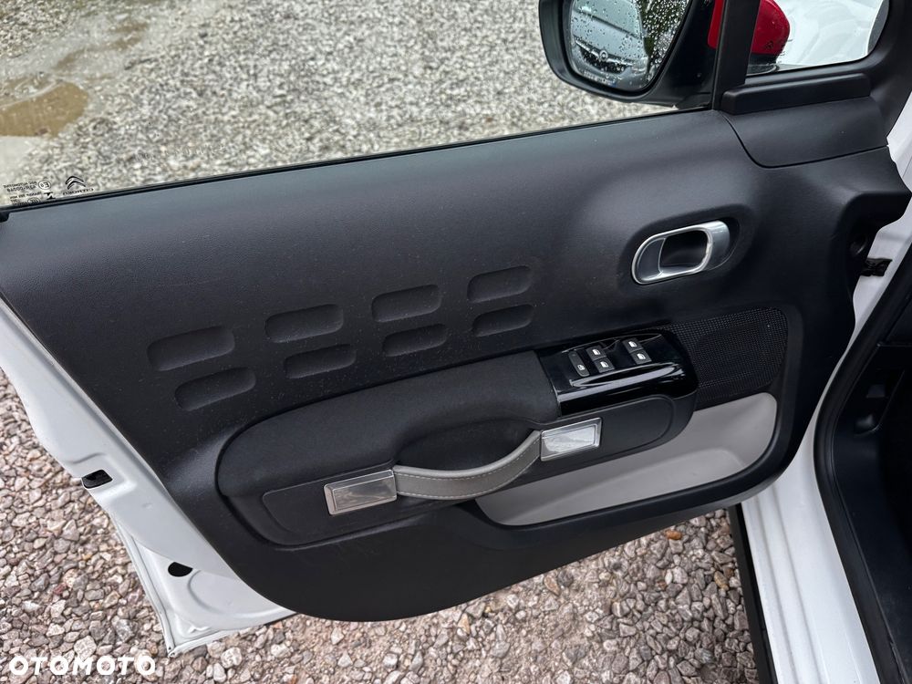 Citroën C3 1.2 PureTech GPF Shine - 29