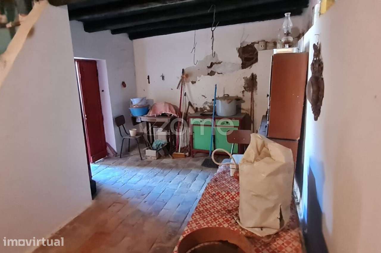 Moradia no centro de São Marcos da Serra - Grande imagem: 4/17