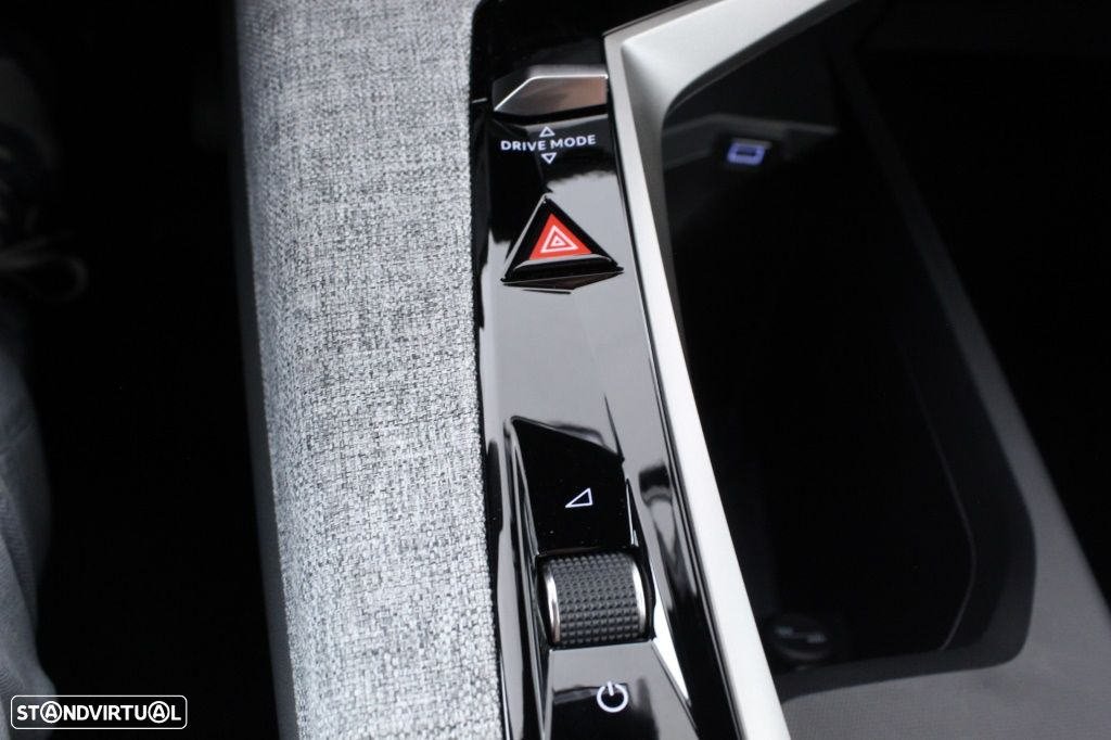 Peugeot 3008 1.2 Hybrid Allure e-DCS6 - 30