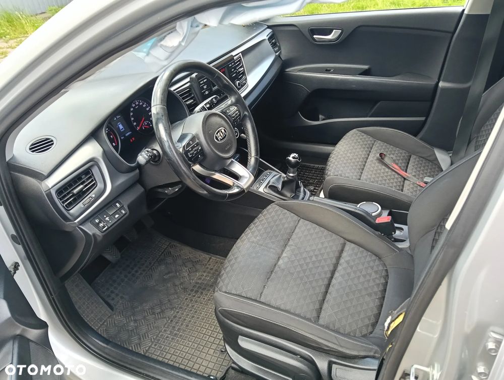 Kia Rio 1.2 L - 11