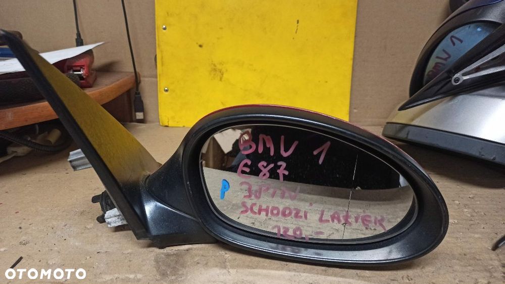 # LUSTERKO  PRAWE 3 PIN BMW 1 E87 SCHODZI LAKIER CZERWONY - 1