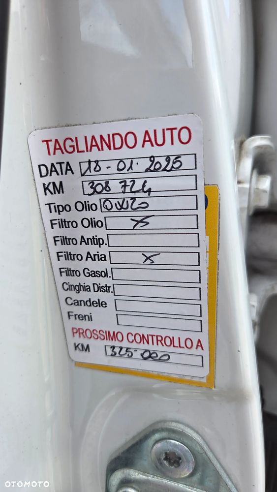 Toyota Auris Hybrid 135 Premium - 17