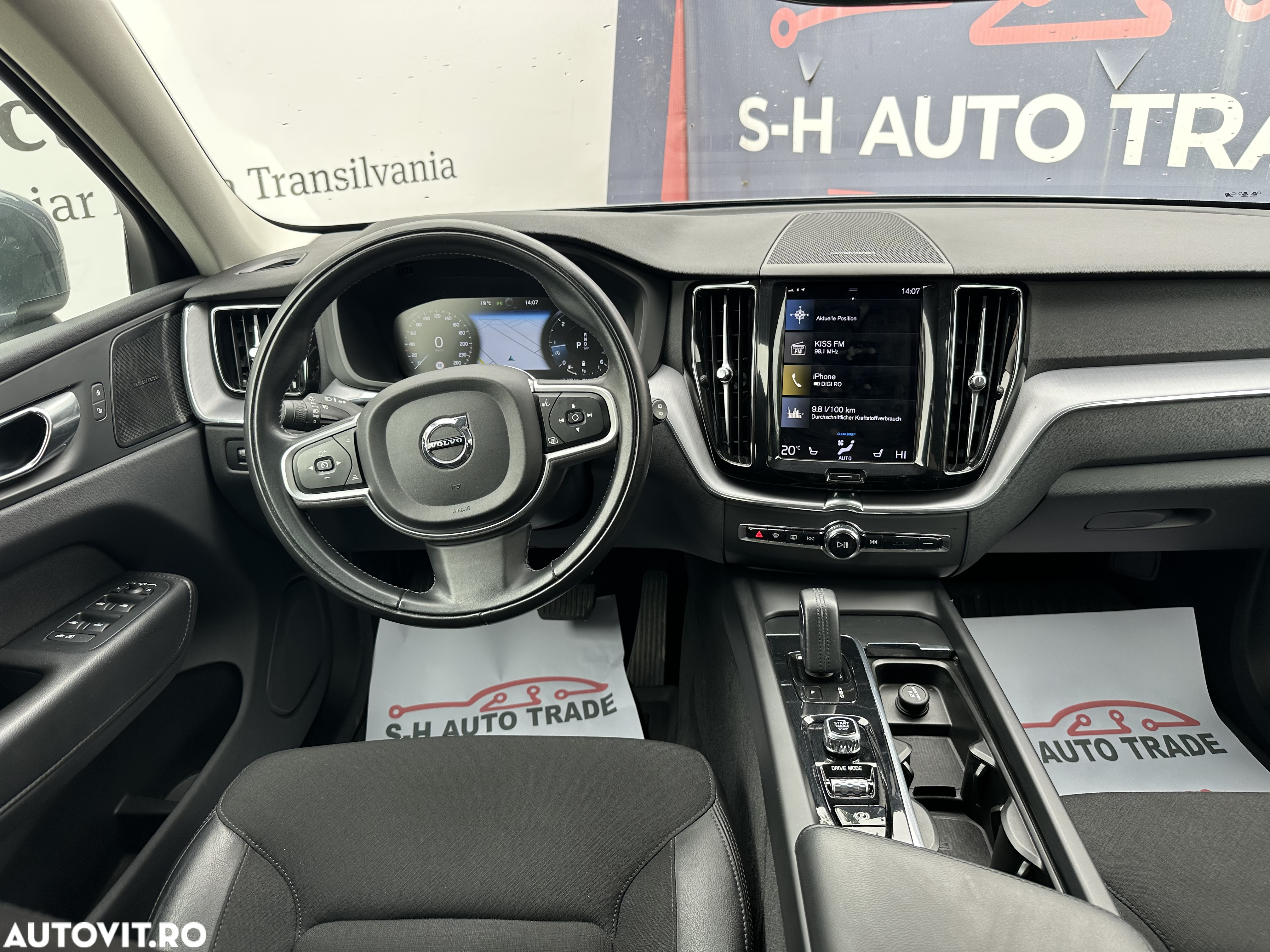 Volvo XC 60 B4 D AWD Geartronic Momentum Pro - 10
