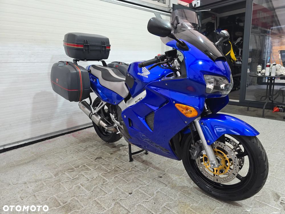 Honda VFR - 8