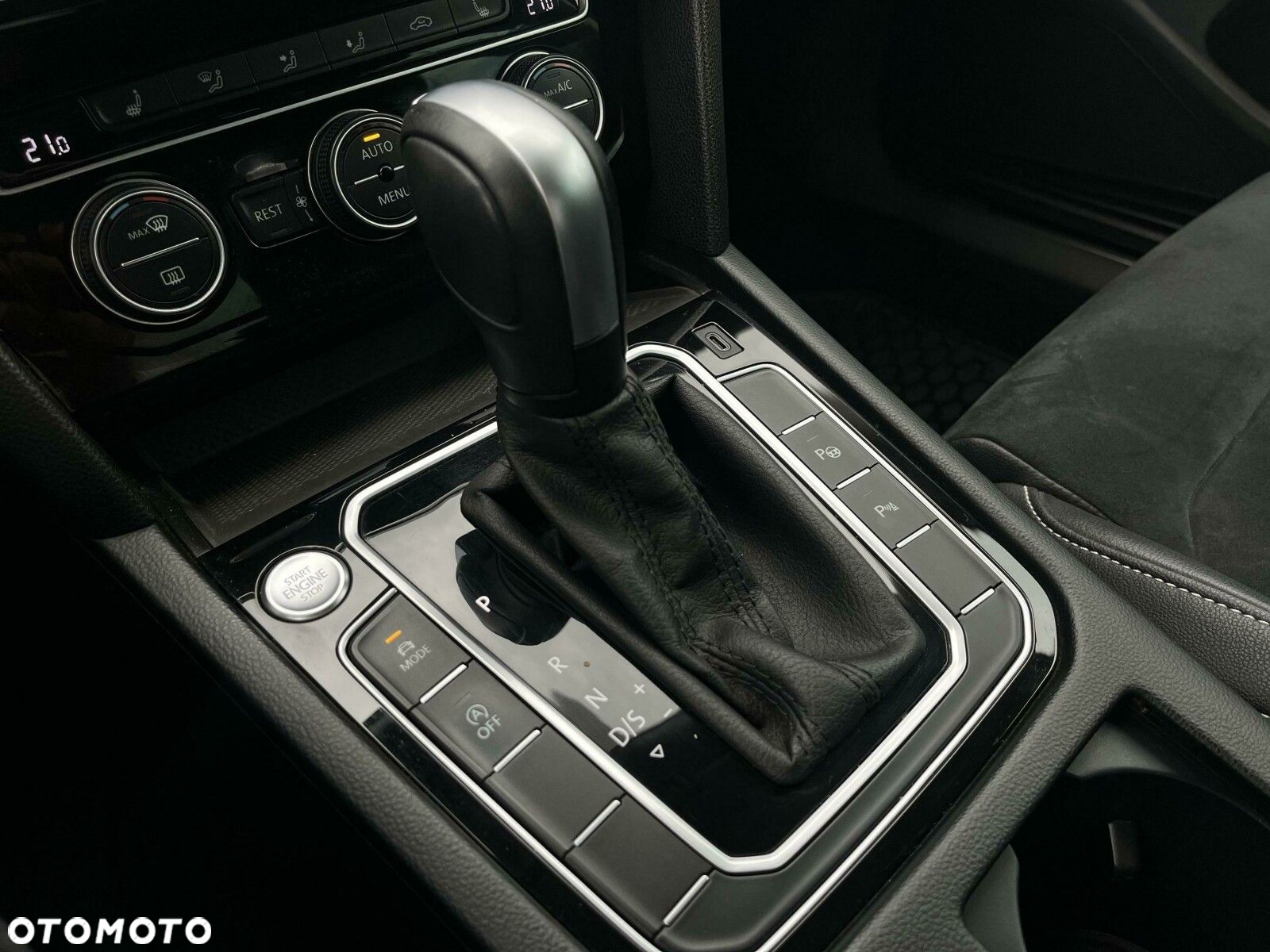 Volkswagen Passat 2.0 TDI Elegance DSG - 26