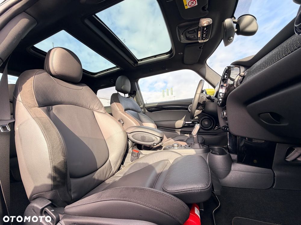 MINI Cooper SE Electric Trim - 15