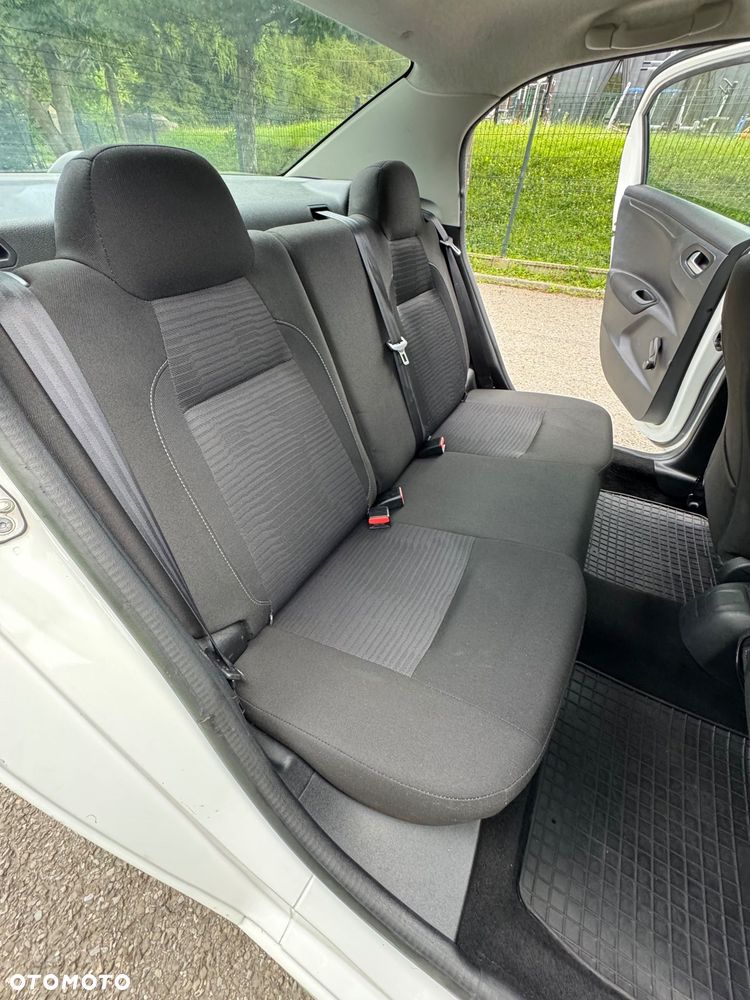 Peugeot 301 1.2 Pure Tech Active - 16