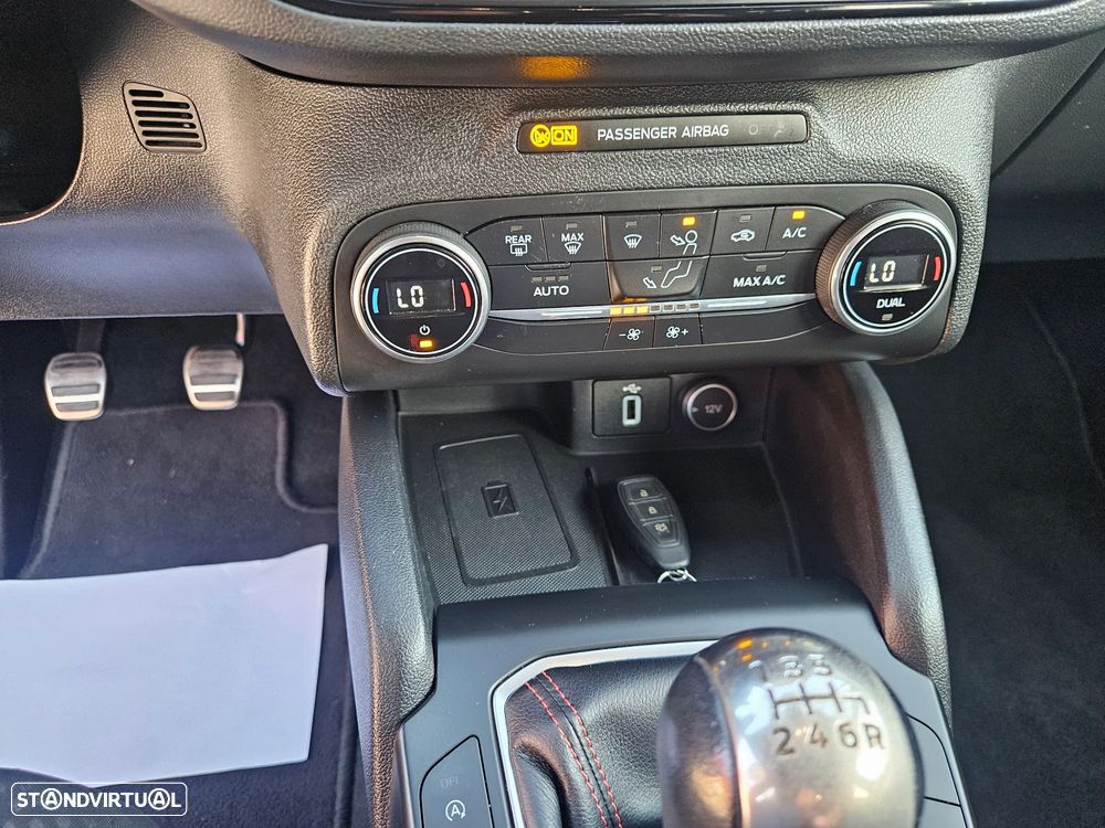 Ford Focus SW 1.0 EcoBoost ST-Line - 28