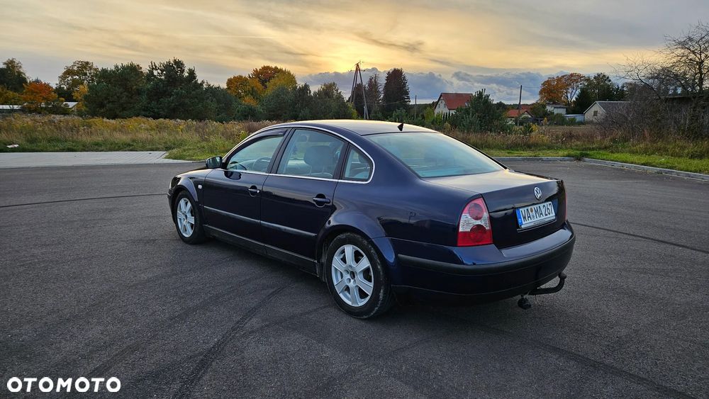 Volkswagen Passat 1.8T Basis - 24