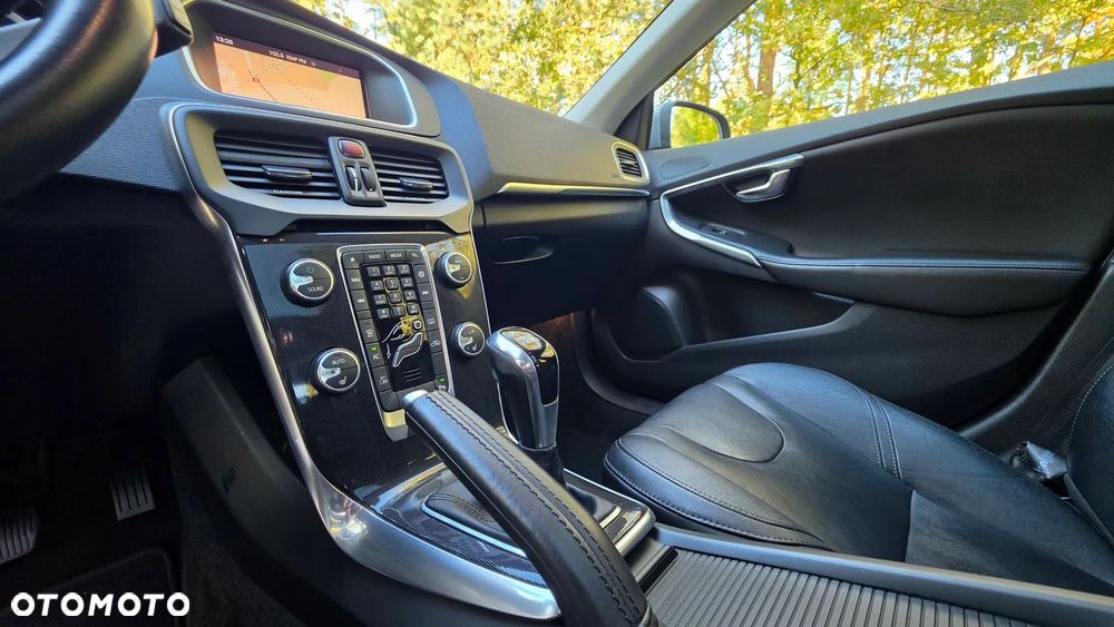 Volvo V40 D2 Drive-E SCR Momentum - 24