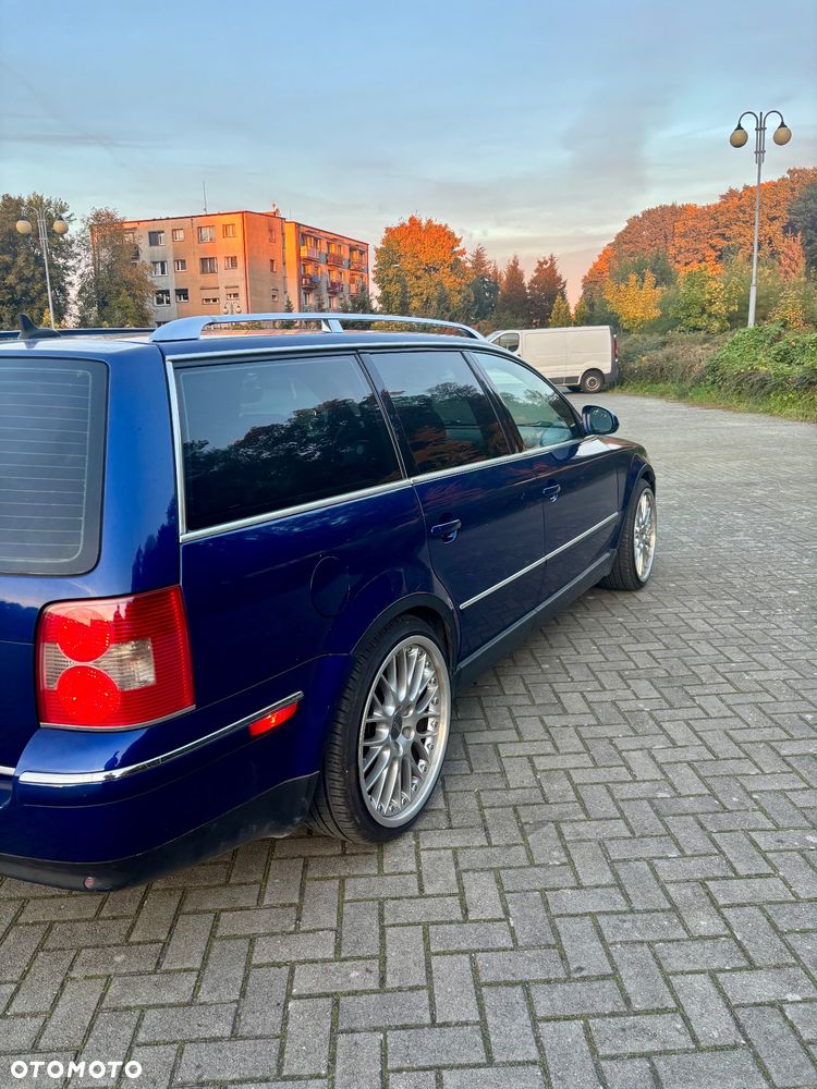 Volkswagen Passat 2.3 V5 Highline - 3