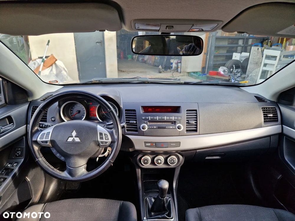 Mitsubishi Lancer - 8