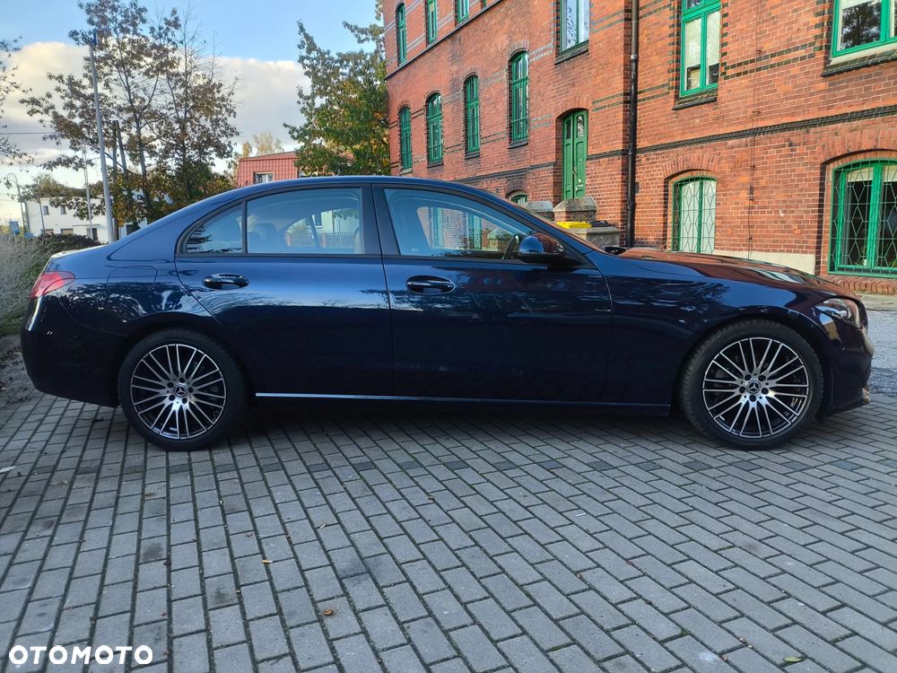 Mercedes-Benz Klasa C 180 mHEV - 11