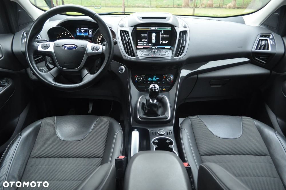 Ford Kuga 2.0 TDCi 2x4 Titanium - 28