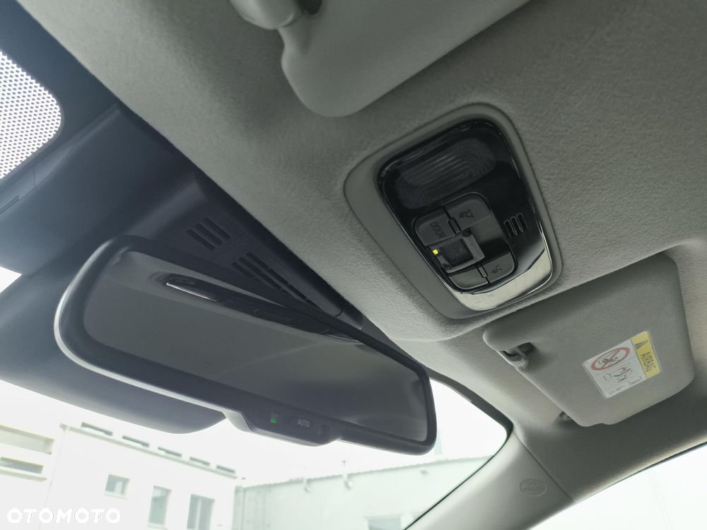 Toyota Yaris Hybrid 1.5 Style - 28