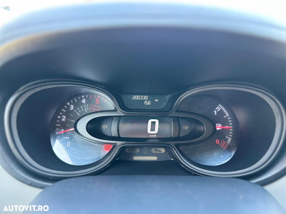 Renault Trafic - 17