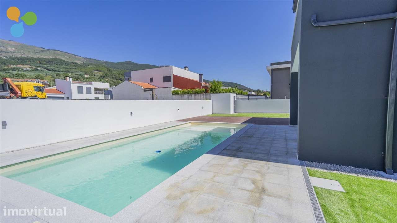 Moradia Isolada T4 Nova | Quinta da Ponte da Terra - Grande imagem: 3/44