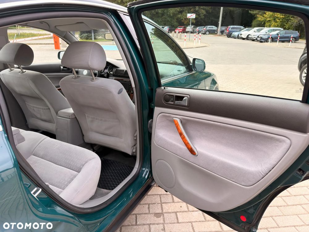 Volkswagen Passat 1.8T Comfortline Tiptr - 19
