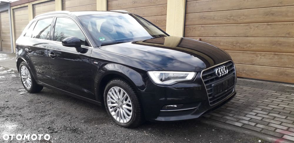 Audi A3 Sportback 2.0 TDI (clean diesel) quattro Ambiente - 2