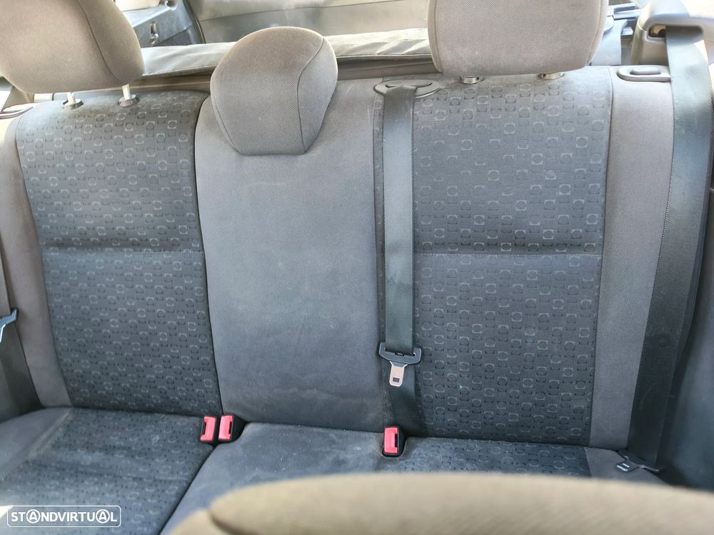 Ford Focus SW 1.8 TDdi Comfort - 9