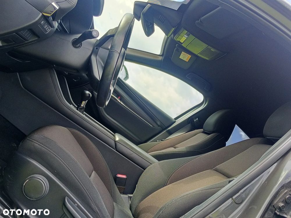 Mazda 3 - 8