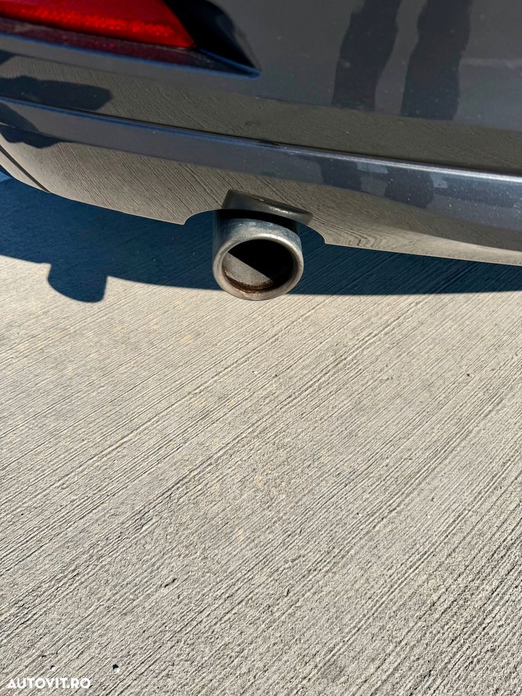 BMW Seria 3 318d Aut. Sport Line - 11