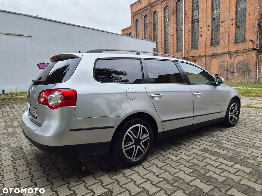Volkswagen Passat 1.9 TDI DPF Comfortline - 9