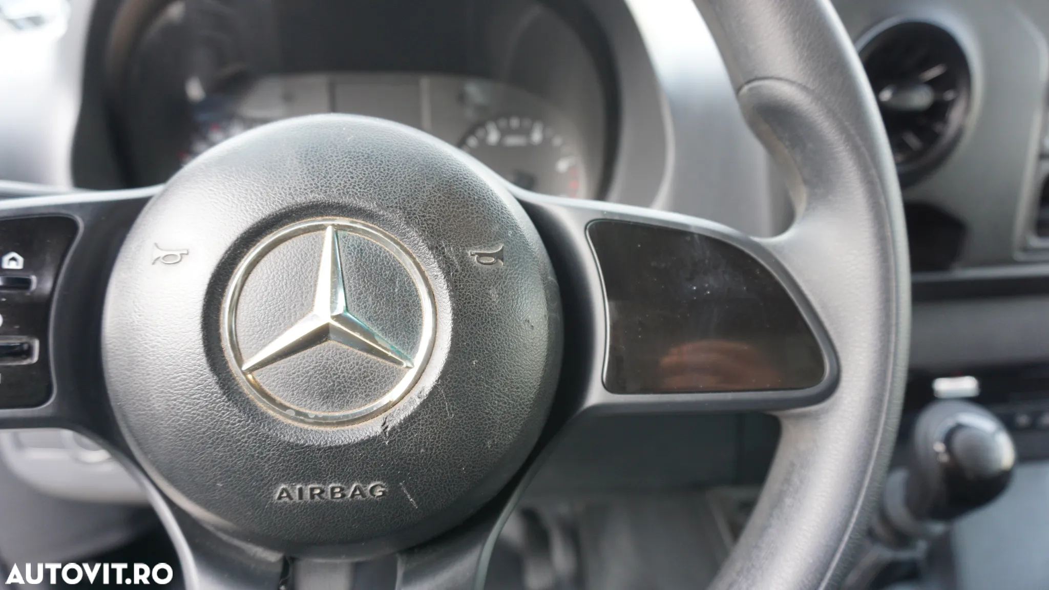 Mercedes-Benz Sprinter - 14