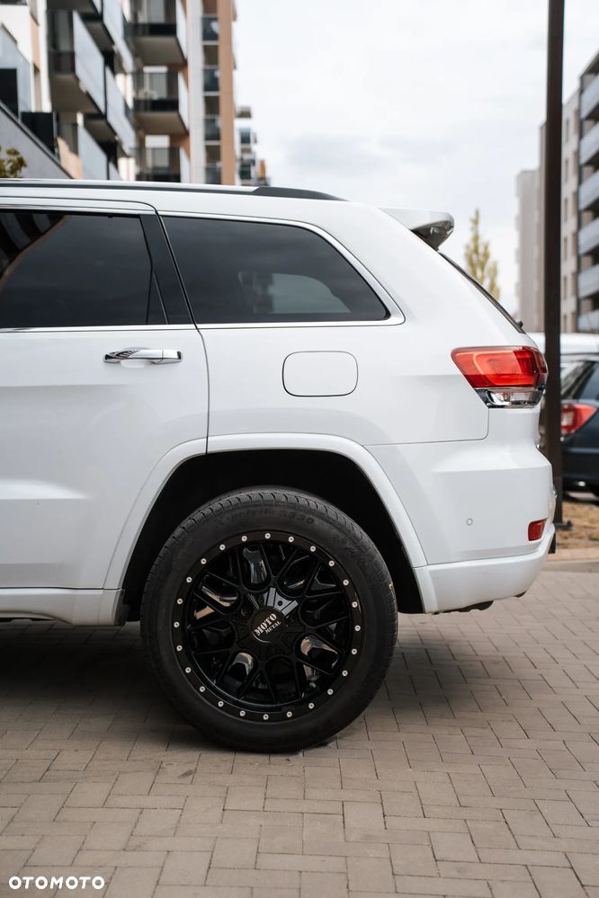 Jeep Grand Cherokee - 13